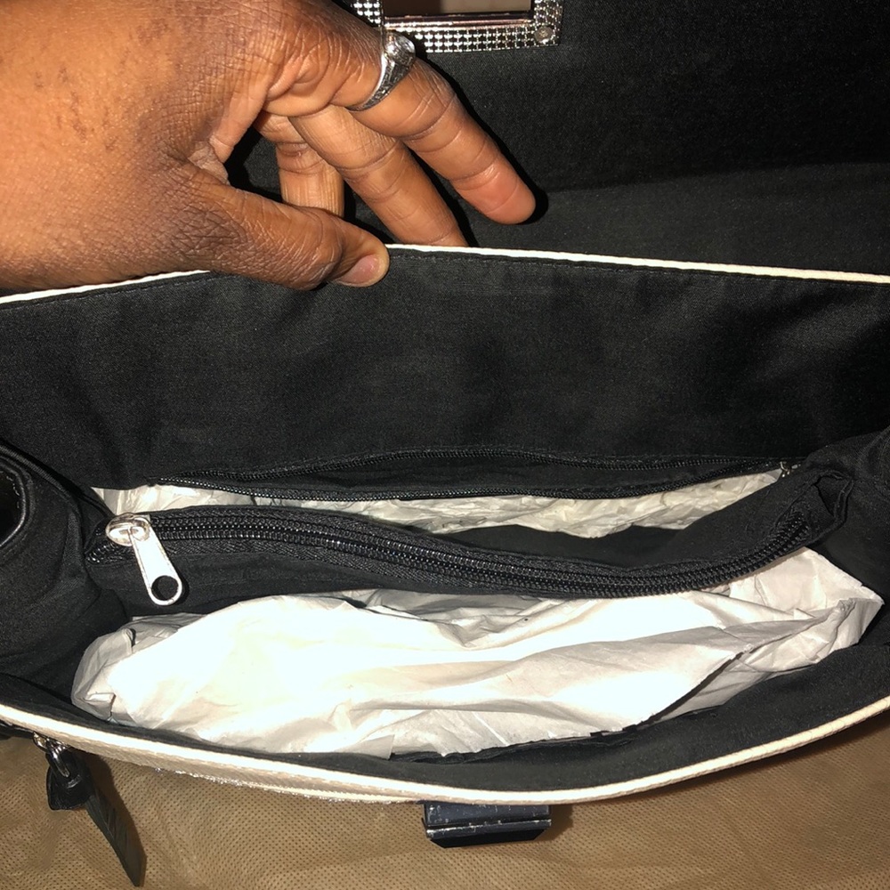 HandBag - Picture 4 of 5